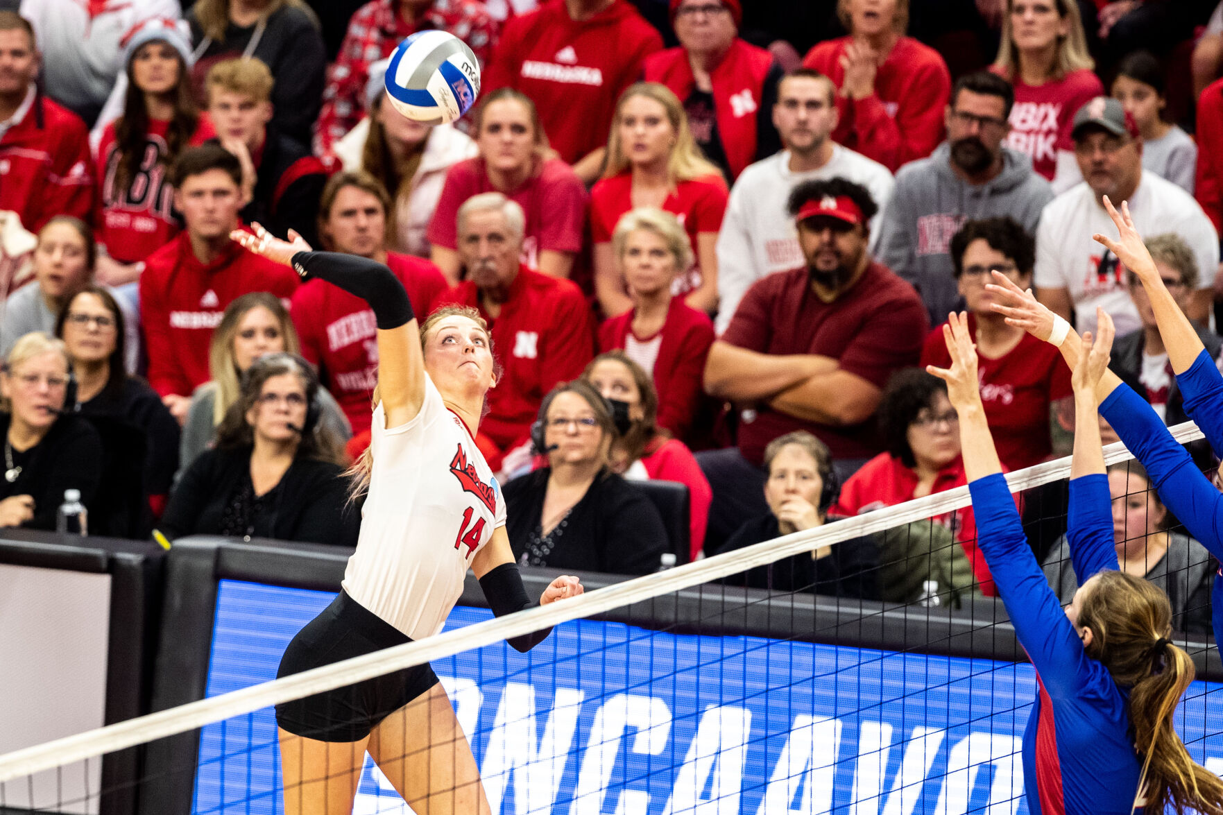 120322-owh-spo-nuvolley-LS03.jpg